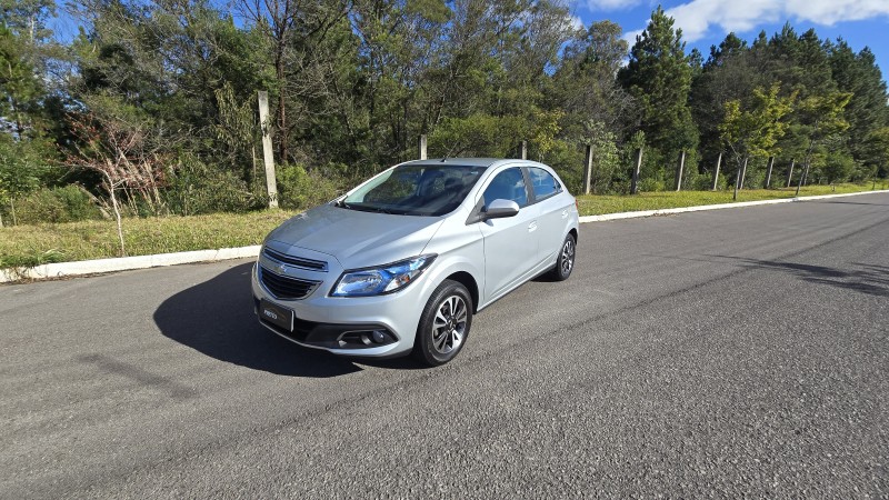 ONIX 1.4 MPFI LTZ 8V FLEX 4P MANUAL - 2015 - BENTO GONçALVES
