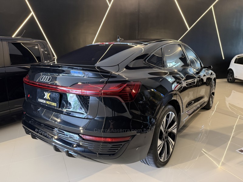 E-TRON SPORTBACK PERFORMANCE BLACK ELÉTRICO 4P AUTOMÁTICO - 2024 - CAXIAS DO SUL