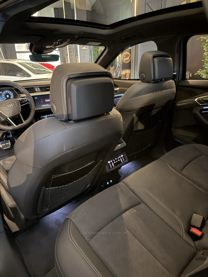 E-TRON SPORTBACK PERFORMANCE BLACK ELÉTRICO 4P AUTOMÁTICO - 2024 - CAXIAS DO SUL