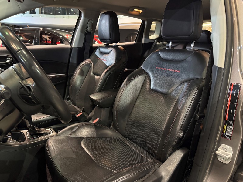 COMPASS 2.0 16V DIESEL TRAILHAWK 4X4 AUTOMÁTICO - 2017 - FARROUPILHA