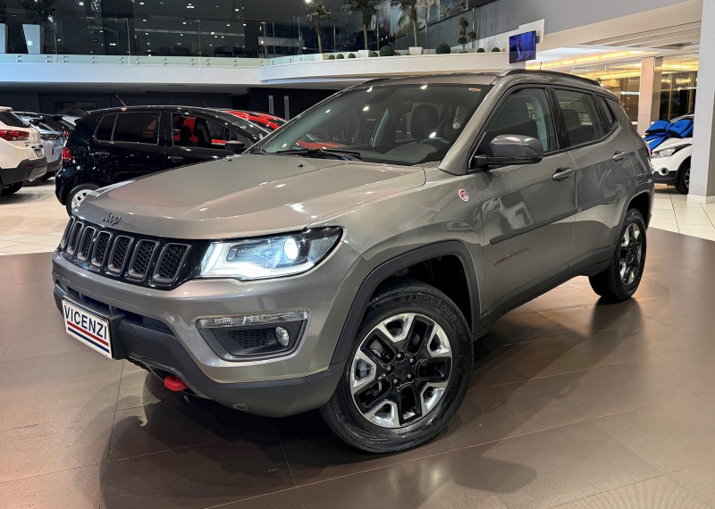 COMPASS 2.0 16V DIESEL TRAILHAWK 4X4 AUTOMÁTICO - 2017 - FARROUPILHA