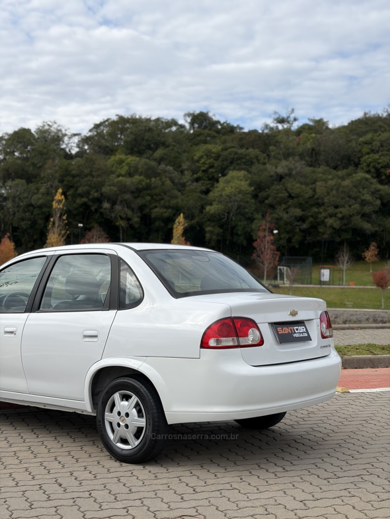 CLASSIC 1.0 VHC LS 8V FLEX 4P MANUAL - 2015 - FLORES DA CUNHA