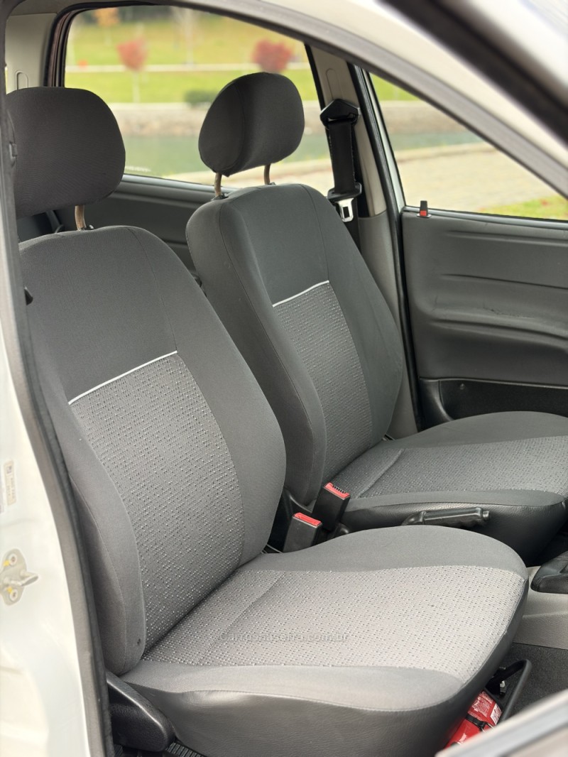 CLASSIC 1.0 VHC LS 8V FLEX 4P MANUAL - 2015 - FLORES DA CUNHA