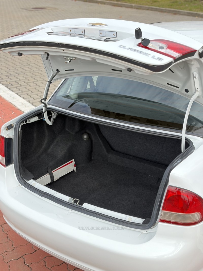 CLASSIC 1.0 VHC LS 8V FLEX 4P MANUAL - 2015 - FLORES DA CUNHA