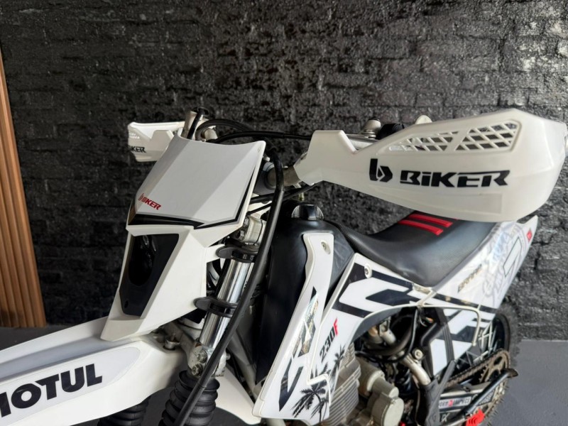 CRF 230F  - 2014 - CAXIAS DO SUL