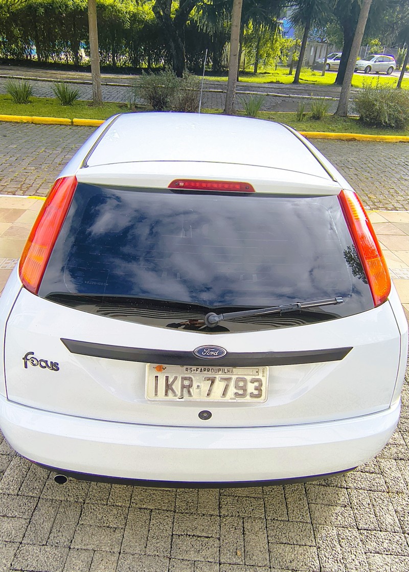 FOCUS 1.8 GL 16V GASOLINA 4P MANUAL - 2002 - FARROUPILHA