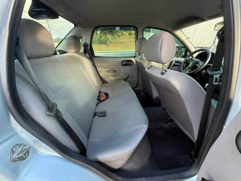 CORSA 1.0 MPFI CLASSIC SEDAN 8V GASOLINA 4P MANUAL - 2011 - FARROUPILHA