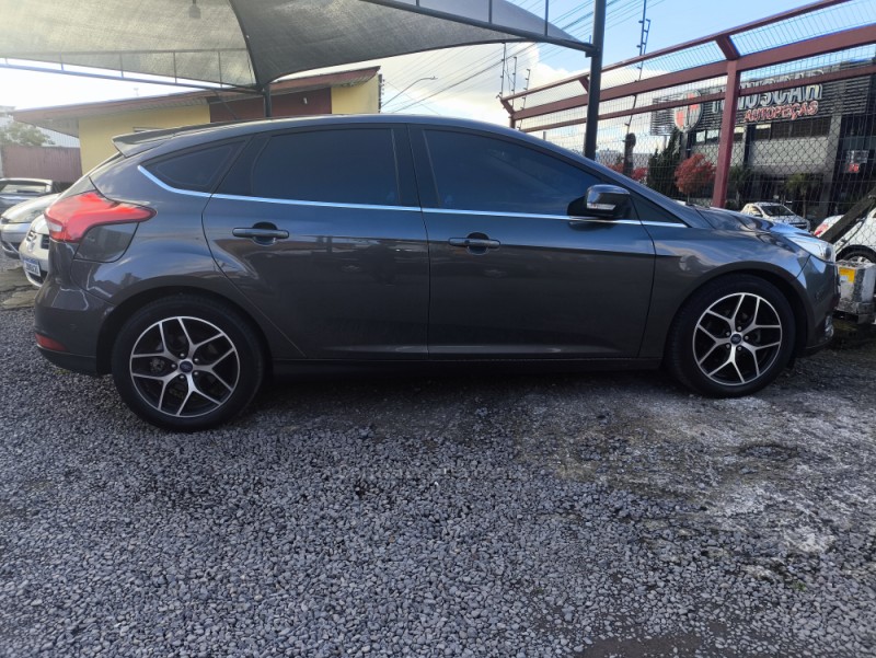 FOCUS 2.0 TITANIUM PLUS 16V FLEX 4P AUTOMÁTICO - 2018 - FARROUPILHA