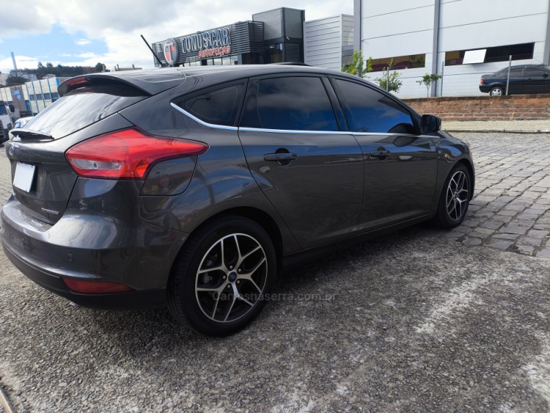 FOCUS 2.0 TITANIUM PLUS 16V FLEX 4P AUTOMÁTICO - 2018 - FARROUPILHA