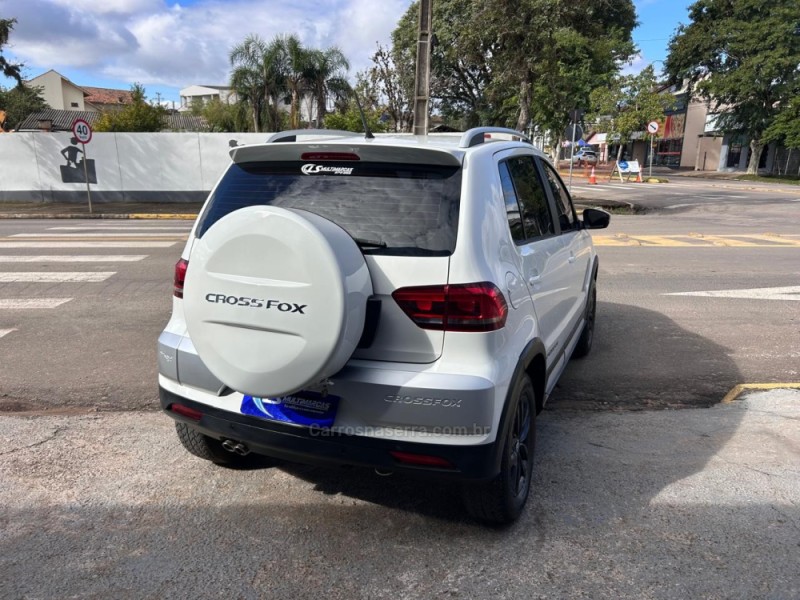 CROSSFOX 1.6 MI FLEX 8V 4P MANUAL - 2016 - VENâNCIO AIRES