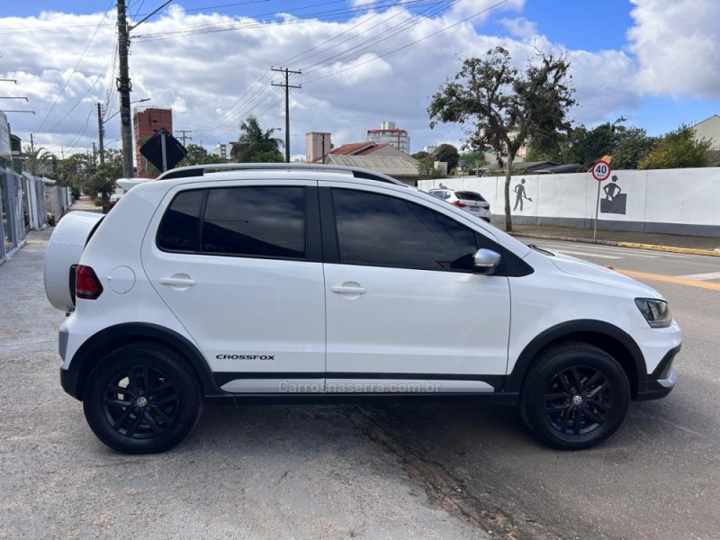 CROSSFOX 1.6 MI FLEX 8V 4P MANUAL - 2016 - VENâNCIO AIRES