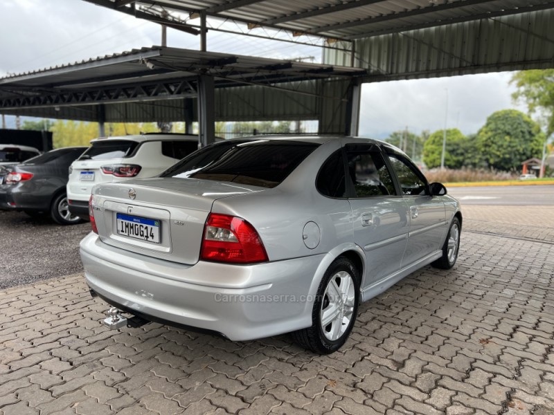 VECTRA 2.0 MPFI EXPRESSION 8V GASOLINA 4P MANUAL - 2005 - BOM PRINCíPIO