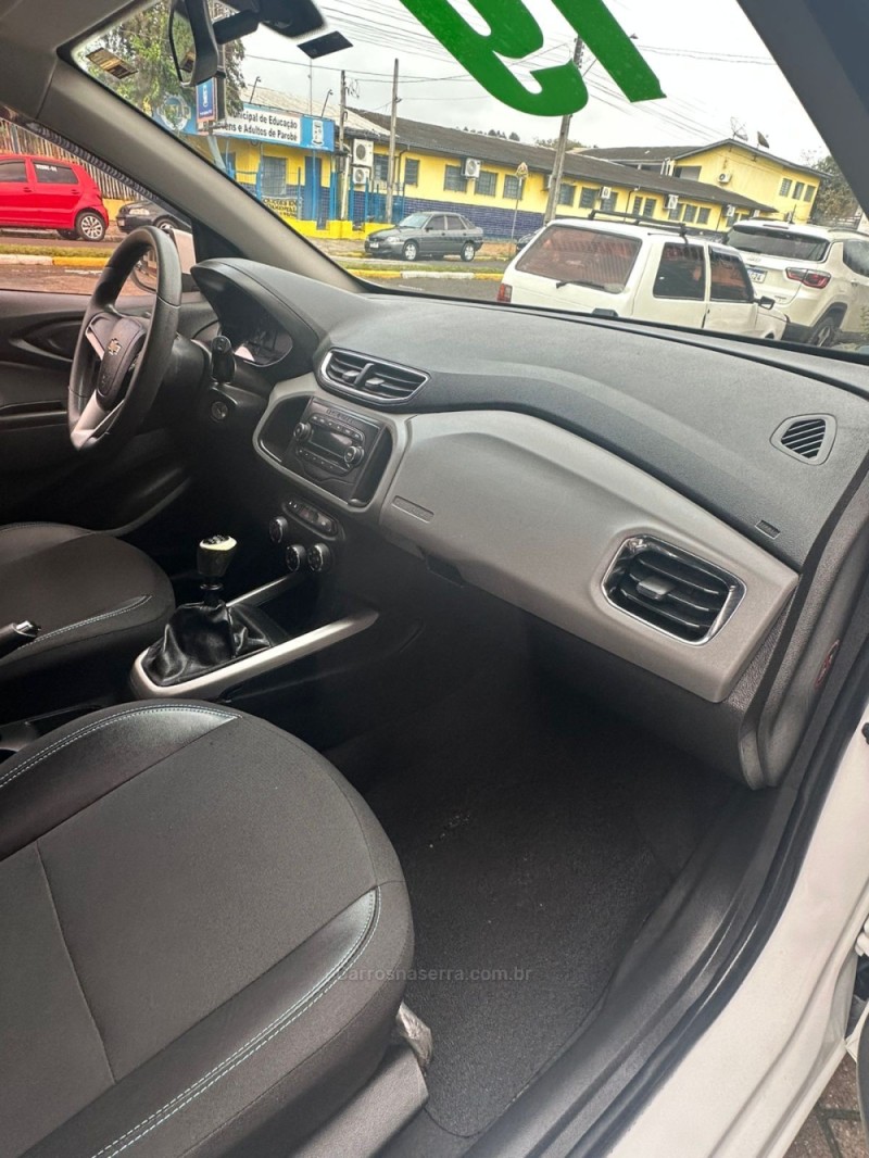 ONIX 1.0 MPFI LT 8V FLEX 4P MANUAL - 2019 - PAROBé