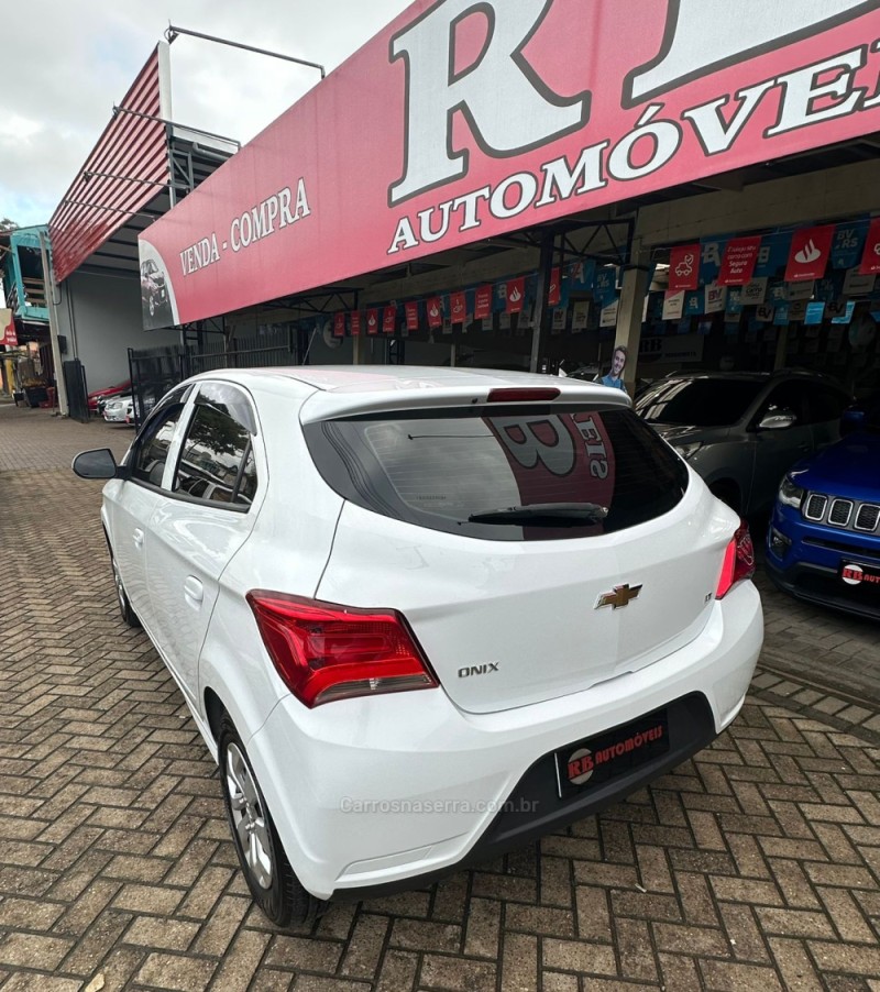 ONIX 1.0 MPFI LT 8V FLEX 4P MANUAL - 2019 - PAROBé