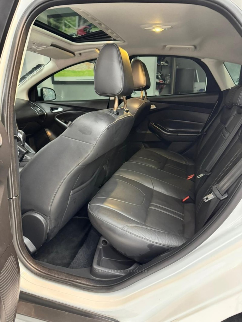 FOCUS 2.0 TITANIUM HATCH 16V FLEX 4P AUTOMÁTICO - 2015 - CAXIAS DO SUL