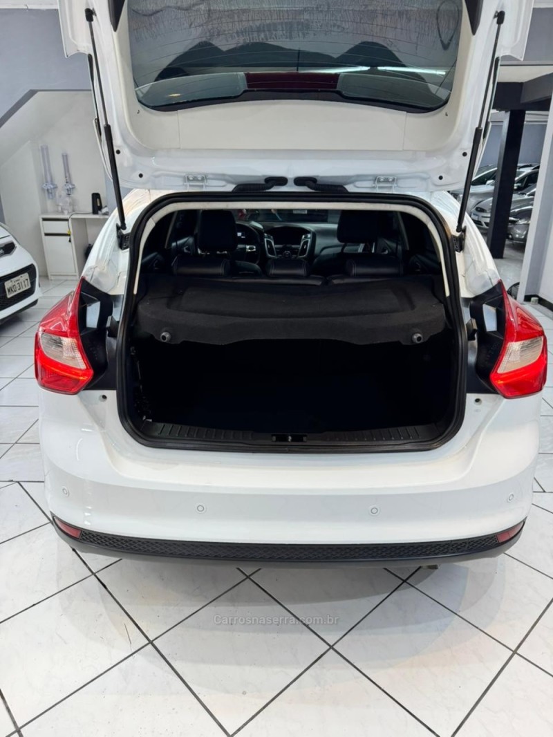 FOCUS 2.0 TITANIUM HATCH 16V FLEX 4P AUTOMÁTICO - 2015 - CAXIAS DO SUL
