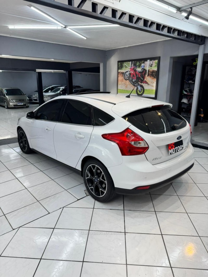 FOCUS 2.0 TITANIUM HATCH 16V FLEX 4P AUTOMÁTICO - 2015 - CAXIAS DO SUL