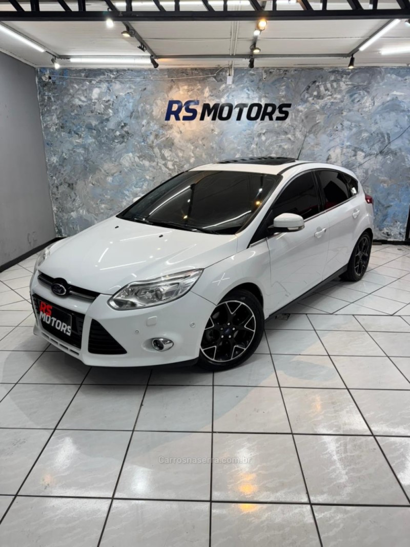 focus 2.0 titanium hatch 16v flex 4p automatico 2015 caxias do sul