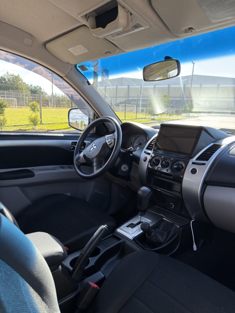 PAJERO 3.2 HPE 4X4 7 LUGARES 16V TURBO INTERCOOLER DIESEL 4P AUTOMÁTICO - 2012 - ANTôNIO PRADO
