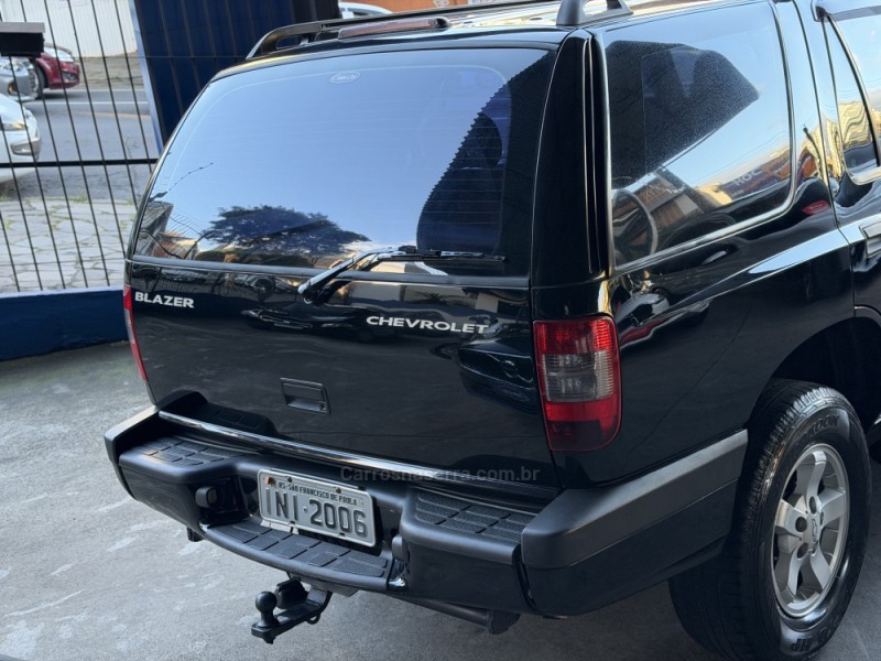 BLAZER 2.4 MPFI ADVANTAGE 4X2 8V GASOLINA 4P MANUAL - 2005 - CAXIAS DO SUL