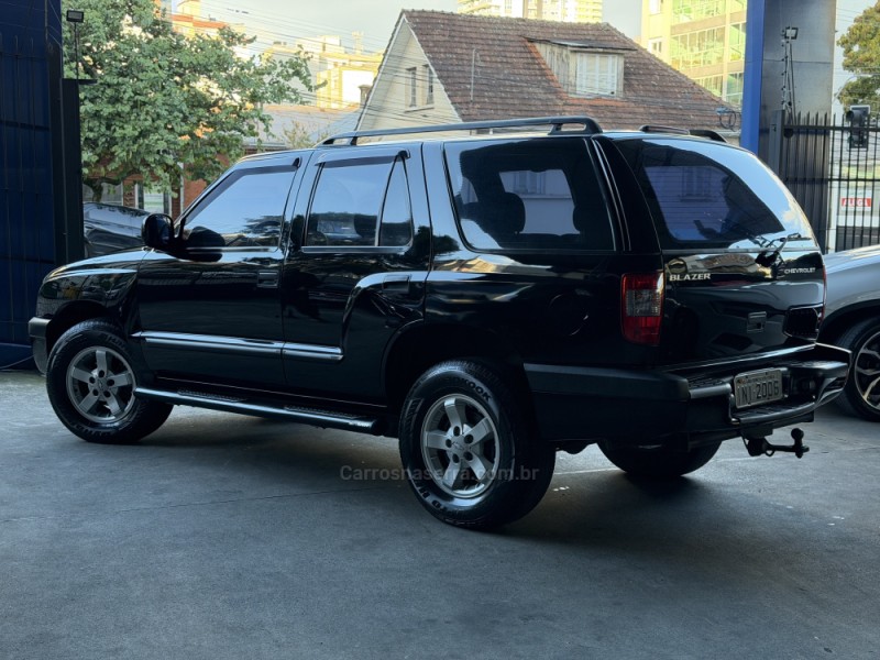 BLAZER 2.4 MPFI ADVANTAGE 4X2 8V GASOLINA 4P MANUAL - 2005 - CAXIAS DO SUL