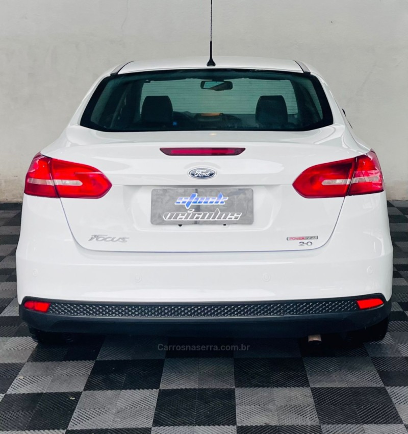 FOCUS 2.0 GHIA 16V FLEX 4P AUTOMÁTICO - 2016 - NOVO HAMBURGO