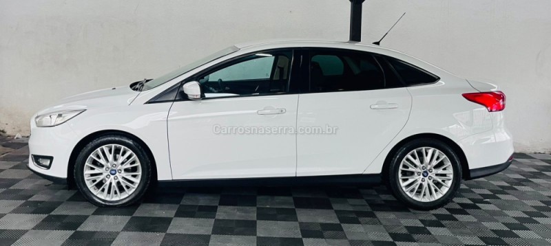 FOCUS 2.0 GHIA 16V FLEX 4P AUTOMÁTICO - 2016 - NOVO HAMBURGO