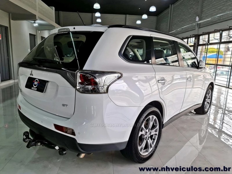 OUTLANDER 3.0 GT 4X4 V6 24V GASOLINA 4P AUTOMÁTICO - 2015 - NOVO HAMBURGO