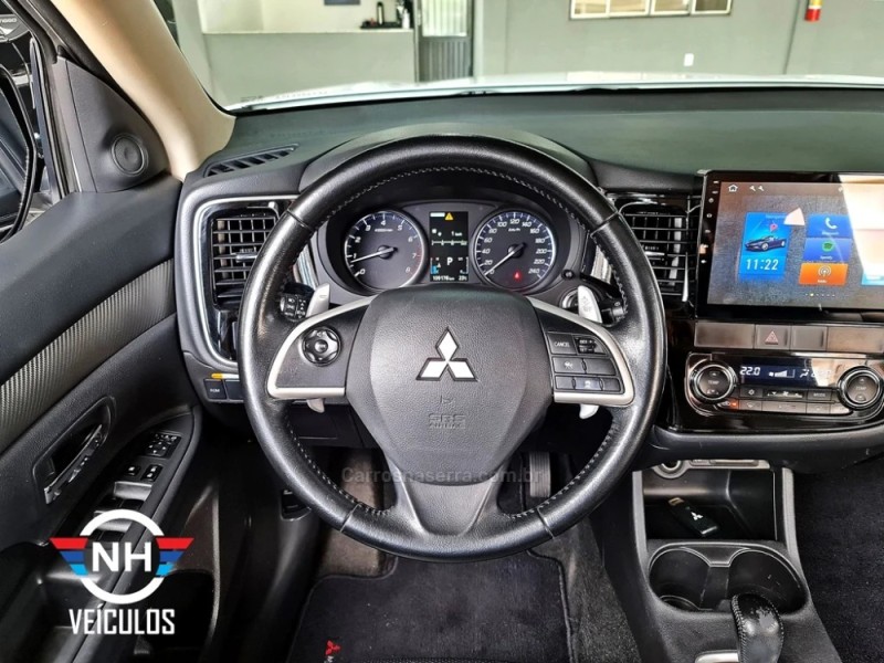 OUTLANDER 3.0 GT 4X4 V6 24V GASOLINA 4P AUTOMÁTICO - 2015 - NOVO HAMBURGO