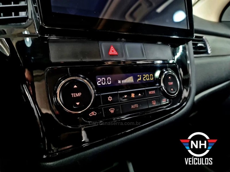 OUTLANDER 3.0 GT 4X4 V6 24V GASOLINA 4P AUTOMÁTICO - 2015 - NOVO HAMBURGO
