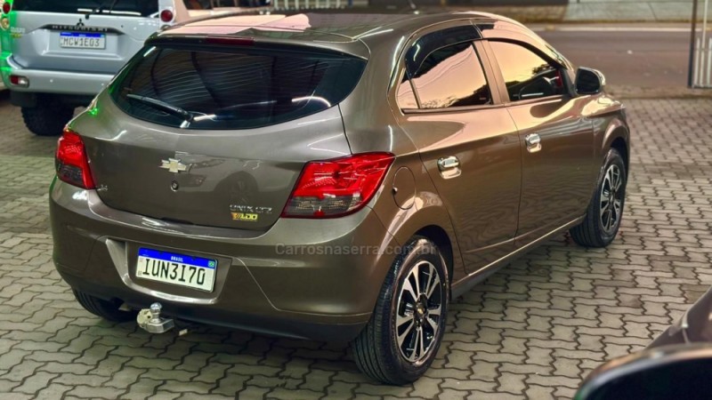 ONIX 1.4 MPFI LTZ 8V FLEX 4P MANUAL - 2014 - CAXIAS DO SUL