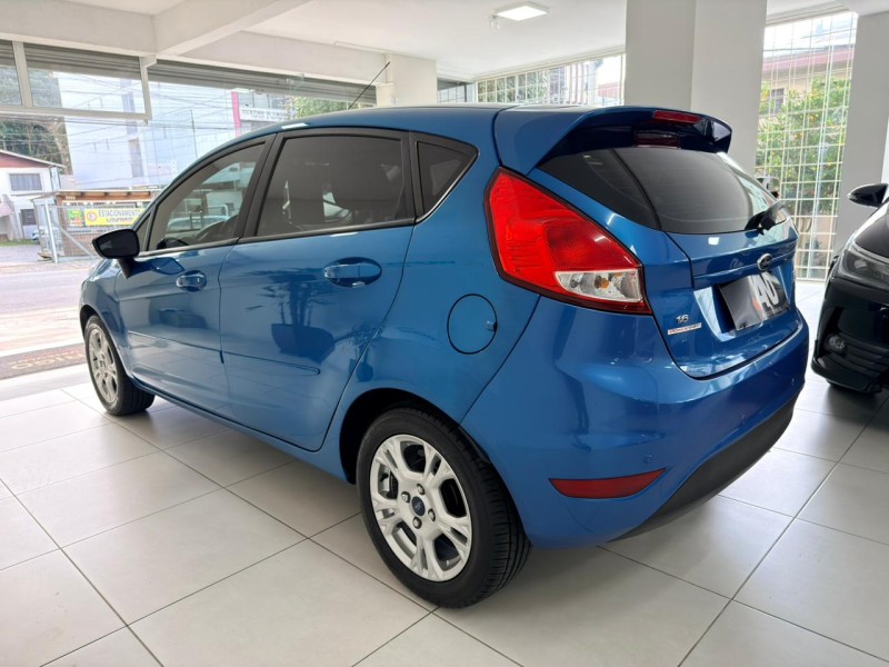 FIESTA 1.6 SE HATCH 16V FLEX 4P AUTOMÁTICO - 2015 - CAXIAS DO SUL