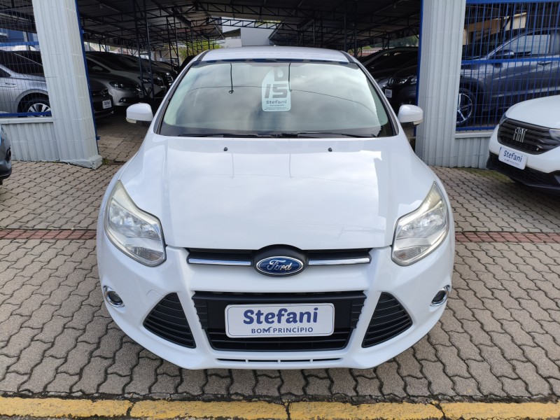 FOCUS 2.0 SE PLUS 16V FLEX 4P AUTOMÁTICO - 2015 - BOM PRINCíPIO