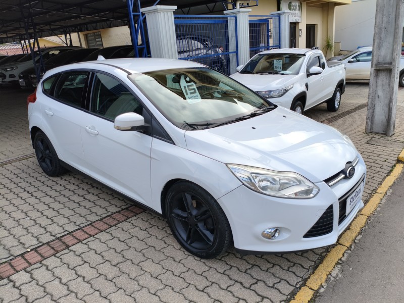 FOCUS 2.0 SE PLUS 16V FLEX 4P AUTOMÁTICO - 2015 - BOM PRINCíPIO
