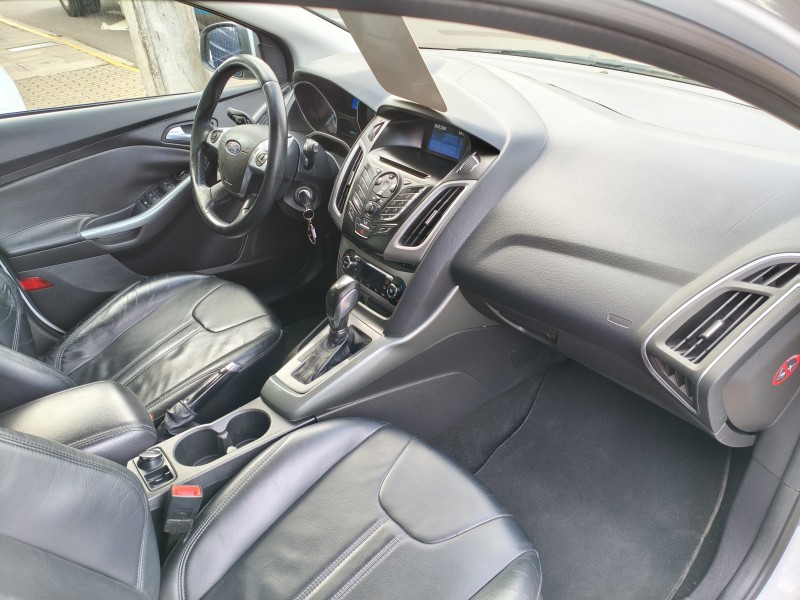 FOCUS 2.0 SE PLUS 16V FLEX 4P AUTOMÁTICO - 2015 - BOM PRINCíPIO