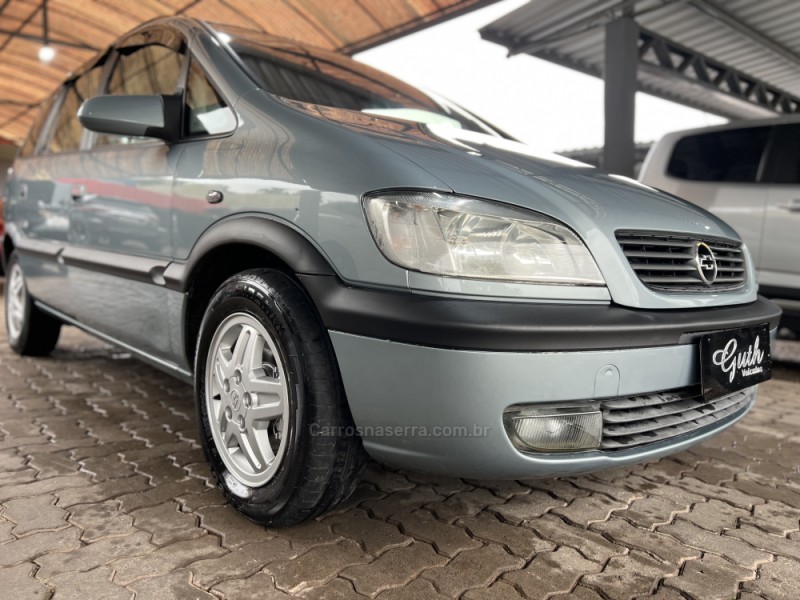 ZAFIRA 2.0 MPFI CD 8V GASOLINA 4P MANUAL - 2003 - BOM PRINCíPIO