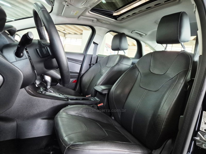 FOCUS 2.0 TITANIUM FASTBACK 16V FLEX 4P AUTOMÁTICO - 2018 - CAXIAS DO SUL