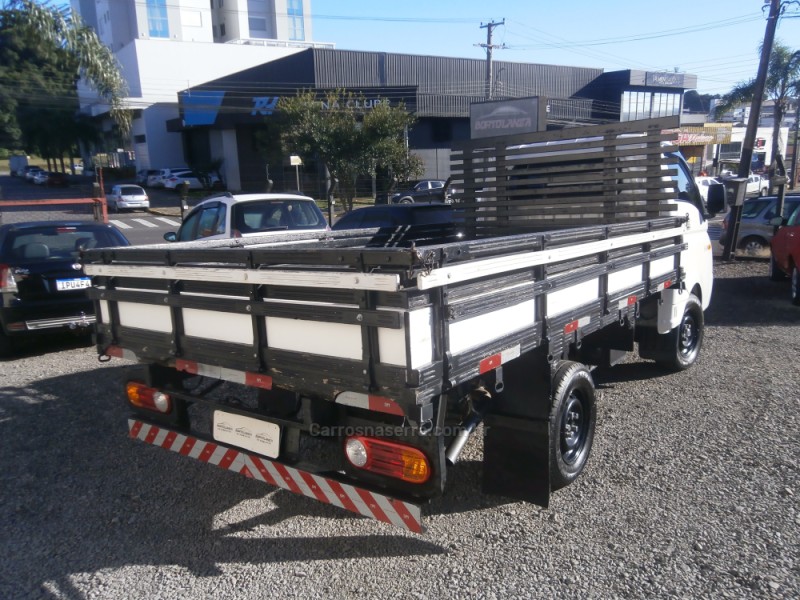 HR 2.5 LONGO COM CAÇAMBA 4X2 16V 130CV TURBO INTERCOOLER DIESEL 2P MANUAL - 2014 - FARROUPILHA