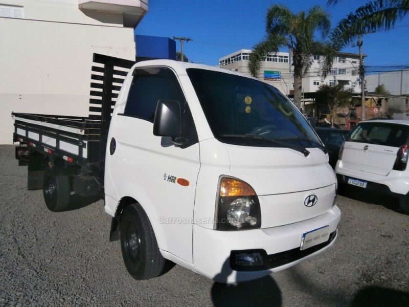HR 2.5 LONGO COM CAÇAMBA 4X2 16V 130CV TURBO INTERCOOLER DIESEL 2P MANUAL - 2014 - FARROUPILHA