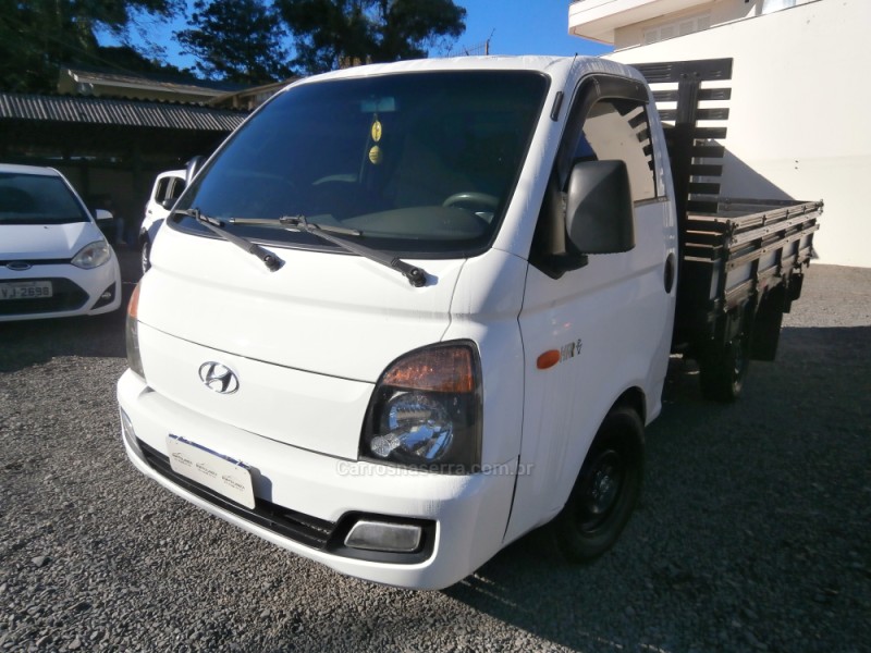 hr 2.5 longo com cacamba 4x2 16v 130cv turbo intercooler diesel 2p manual 2014 farroupilha