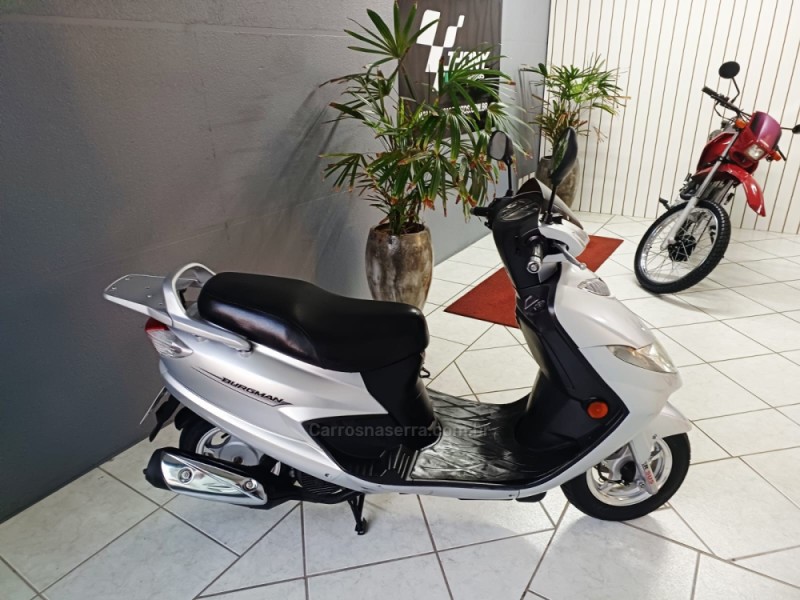 an125 burgman  2009 caxias do sul