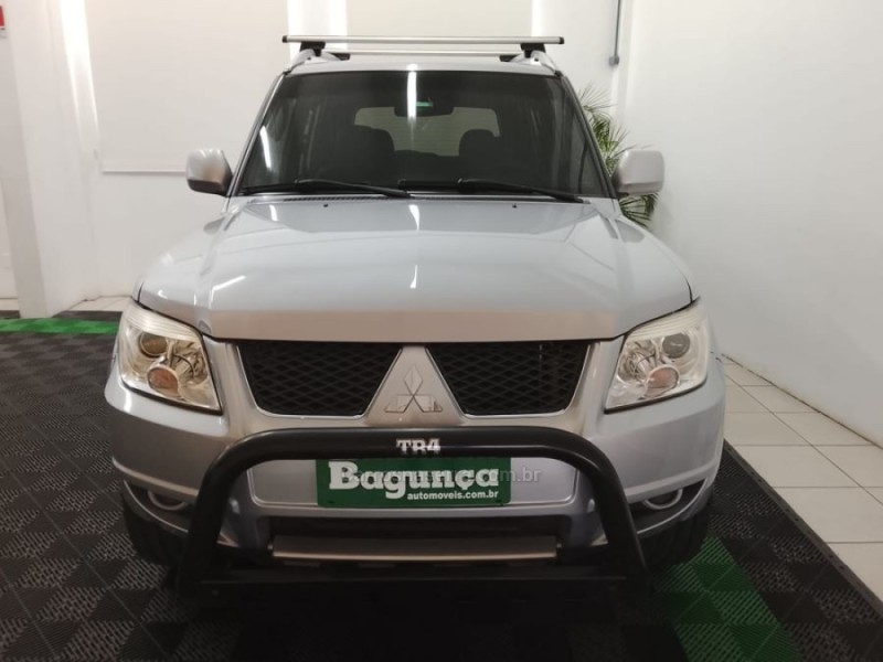 PAJERO TR4 2.0 4X4 16V FLEX 4P MANUAL - 2013 - NOVO HAMBURGO