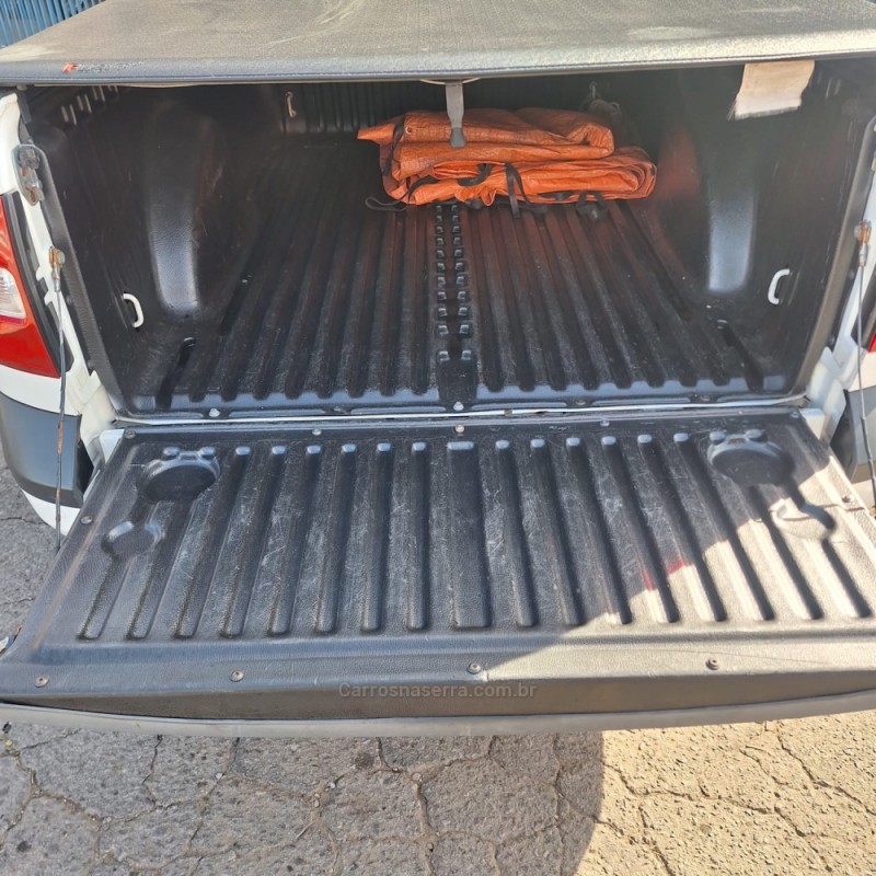 SAVEIRO 1.6 MI TRENDLINE CD 8V FLEX 2P MANUAL - 2015 - CAXIAS DO SUL