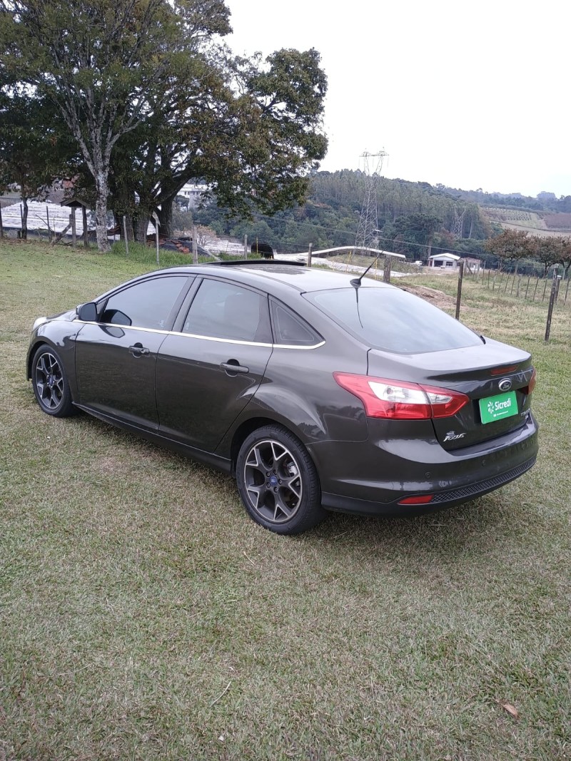 FOCUS 2.0 TITANIUM SEDAN 16V FLEX 4P AUTOMÁTICO - 2015 - FARROUPILHA