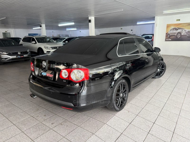 JETTA 2.5 I 20V 170CV GASOLINA 4P TIPTRONIC - 2009 - NOVO HAMBURGO