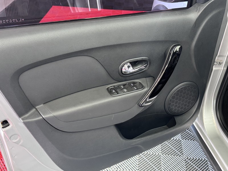 SANDERO 1.6 STEPWAY INTENSE X-TRONIC 16V FLEX 4P AUTOMÁTICO - 2020 - CAXIAS DO SUL