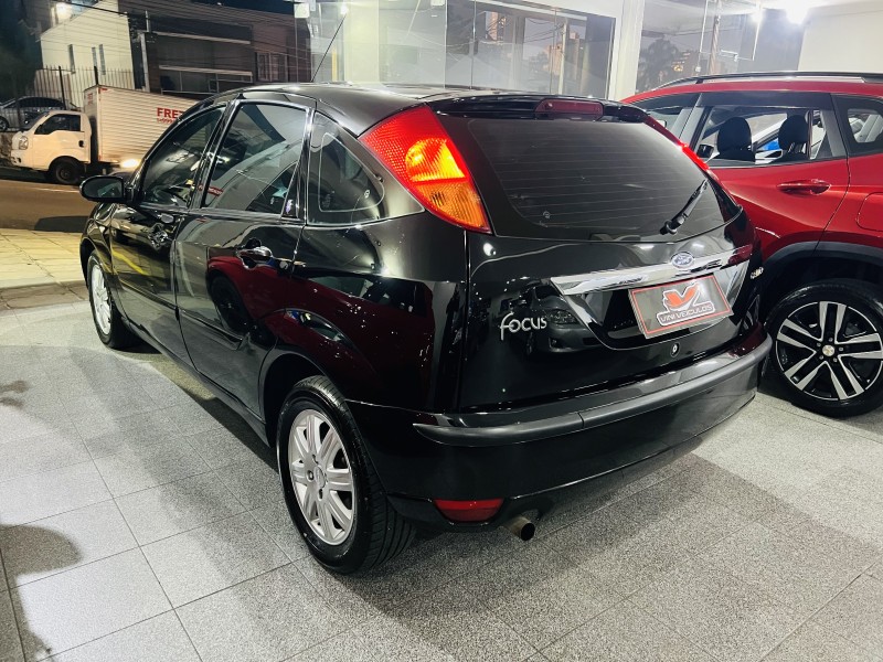 FOCUS 2.0 GHIA 16V GASOLINA 4P MANUAL - 2007 - CAXIAS DO SUL