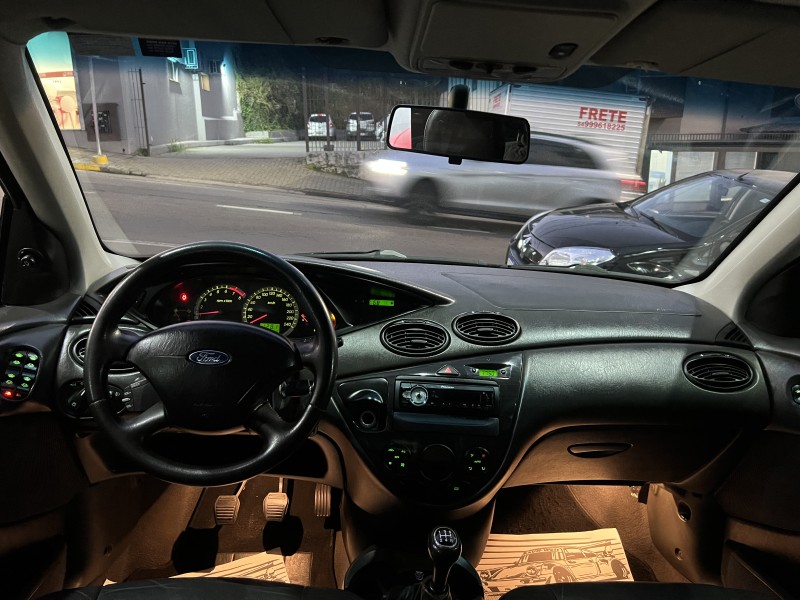 FOCUS 2.0 GHIA 16V GASOLINA 4P MANUAL - 2007 - CAXIAS DO SUL