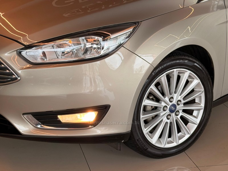 FOCUS 2.0 TITANIUM PLUS SEDAN 16V FLEX 4P AUTOMÁTICO - 2016 - DOIS IRMãOS