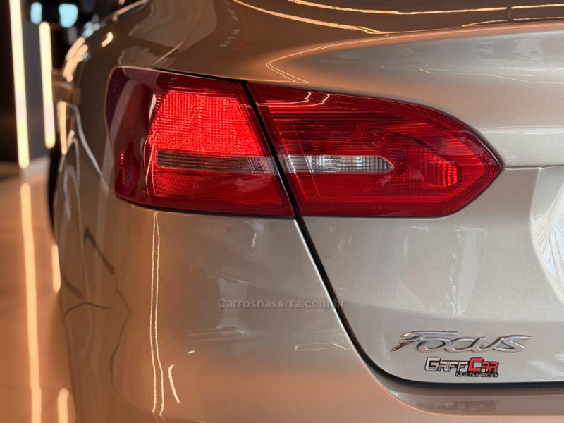 FOCUS 2.0 TITANIUM PLUS SEDAN 16V FLEX 4P AUTOMÁTICO - 2016 - DOIS IRMãOS
